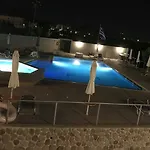 Family House 公寓式酒店 法里拉基