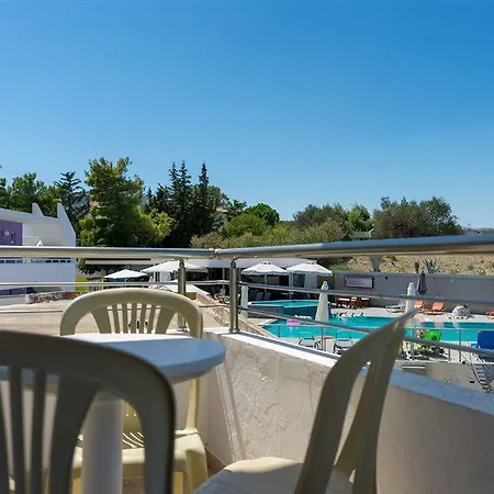 Ξενοδοχείο με διαμερίσματα Family House 2*