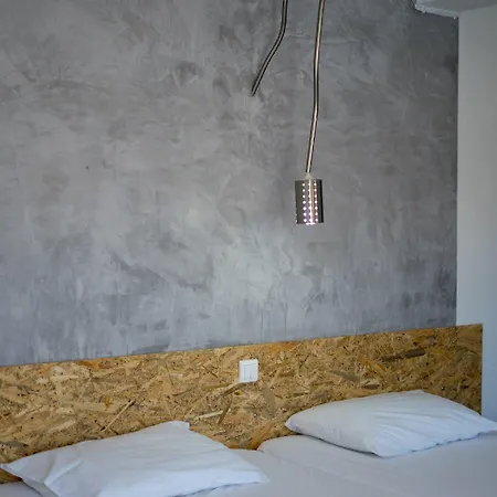 Family House 팔리라키