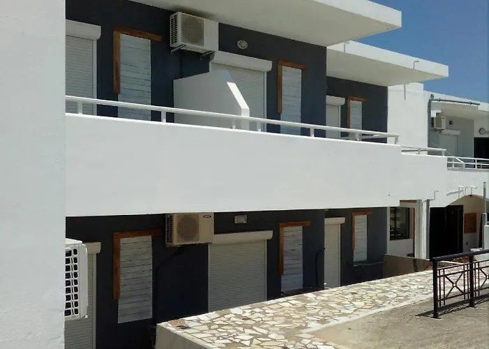 Family House شقة فندقية 4*
