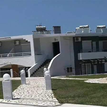 Aparthotel Family House 4*