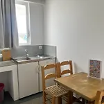 Family House 4* ファリラキ