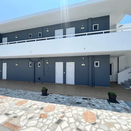 Family House 公寓式酒店 4*