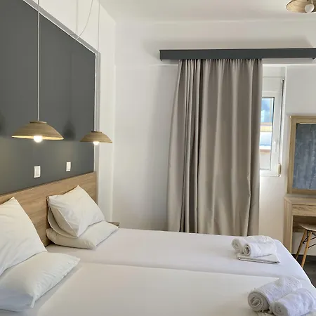Family House Ξενοδοχείο με διαμερίσματα Φαληράκι