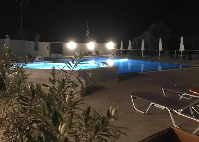 Family House 公寓式酒店 法里拉基