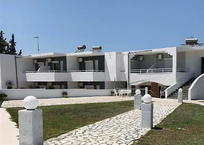 Family House 4* Faliráki