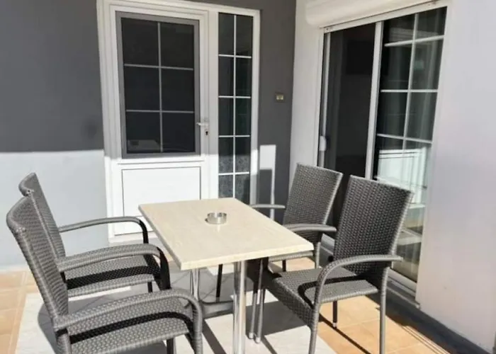 Family House 公寓式酒店 法里拉基