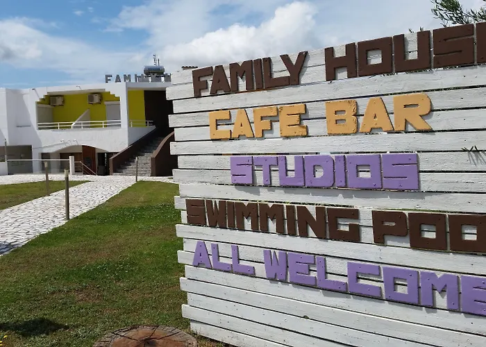 Family House 公寓式酒店 法里拉基