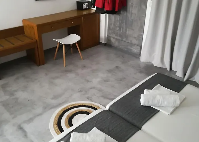 Family House 公寓式酒店 法里拉基